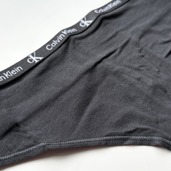 NWOT CALVIN KLEIN 1996 COTTON STRETCH MODERN THONG PANTY IN CK BLACK SIZE EXTRA - Picture 3 of 4